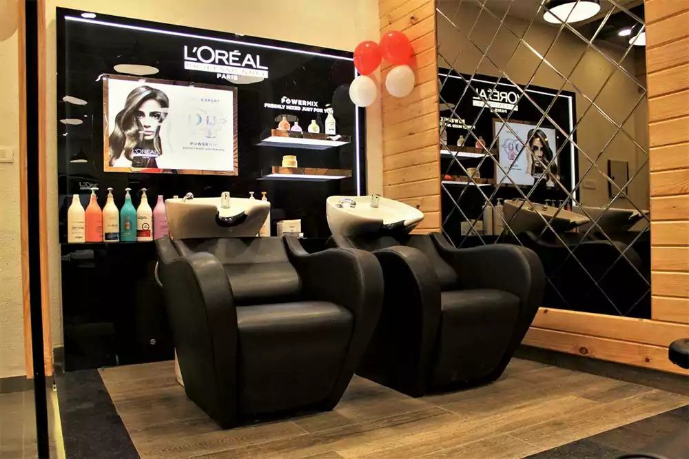 beauty parlour chair in Dubai
